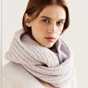 CM Daylina MOHAIR ITALIAN Yarn Infinity Scarf Lavender Woolly Warm Chunky Knit